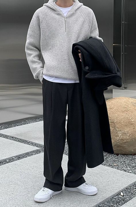 Minimalistic Streetwear Outfits, Softboy Winter Outfits, Korean Fashion Men Autumn, Asian Men Winter Outfit, Male Minimalist Fashion, Smart Casual Menswear Winter, Cardigan Style Men, Japanese Winter Outfits Men, College Boys Outfits