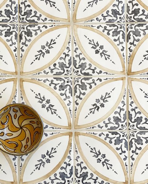 Can you believe that these beauties are in stock and ready to ship #tabarkastudio #tile #interiordesign #mediterranean #timeless #deco… | Instagram Vintage Tegel, Mediterranean Tile, Spanish Tile, Mediterranean Home, Kitchen Tiles Backsplash, Beautiful Tile, Floor And Wall Tile, Tile Art, Terra Cotta