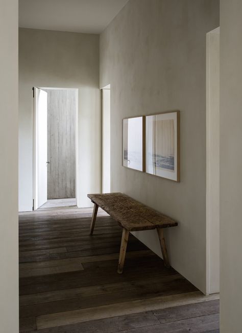 THE APARTMENT | ANTWERP | est living Greige Design, Hamptons Decor, Bedroom Minimalist, Interior Minimalista, Design Hotel, The Apartment, Plaster Walls, Cool Ideas, Entrance Hallway