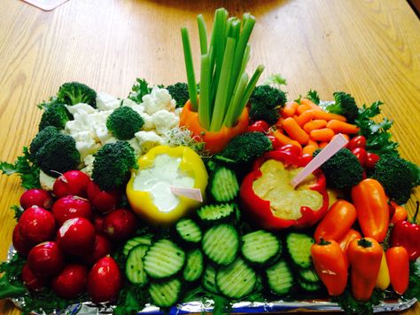 Veggie Party Tray Rocket Ship Veggie Tray, Fruit Carvings, Summer Bbq Recipes, Party Tray, Vegan Party Food, Vegan Party, Vegetable Tray, Bbq Food, Party Trays