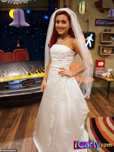 Ariana Grande gets married to boyfriend Dalton Gomez at secret ceremony in Montecito | Daily Mail Online Ariana Grande Wedding, Ariana Grande Meme, Ariana Grande Victorious, Ariana Grande Cat, Ariana Grande Fans, Ariana Grande Photos, Celebrity Look Alike, Icarly, Cat Valentine