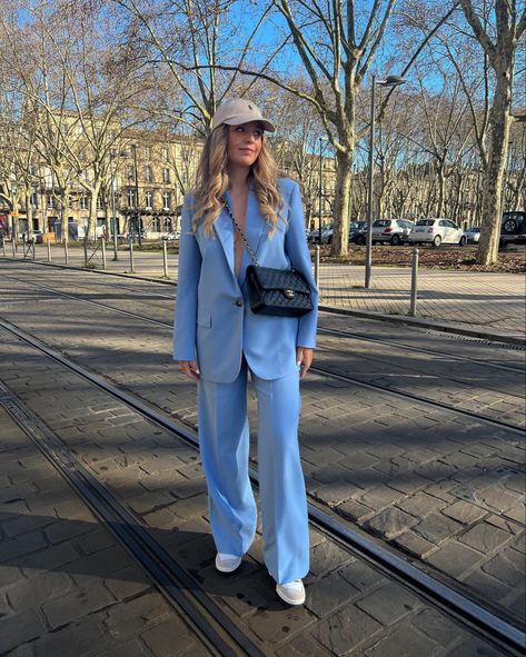 Early Spring Outfits, Blue Trousers, Current Fashion Trends, Blazer Outfits, Blue Pants, Petite Outfits, Spring Outfits Casual, High Waisted Trousers, Straight Pants