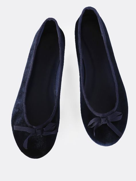 Shop Classic Velvet Ballet Flats NAVY online. SheIn offers Classic Velvet Ballet Flats NAVY & more to fit your fashionable needs. Navy Blue Ballet Flats, Velvet Ballet Flats, Blue Ballet Flats, Women Flats, Navy Velvet, Ballet Flat, Navy Women, Christmas Sale, Womens Flats