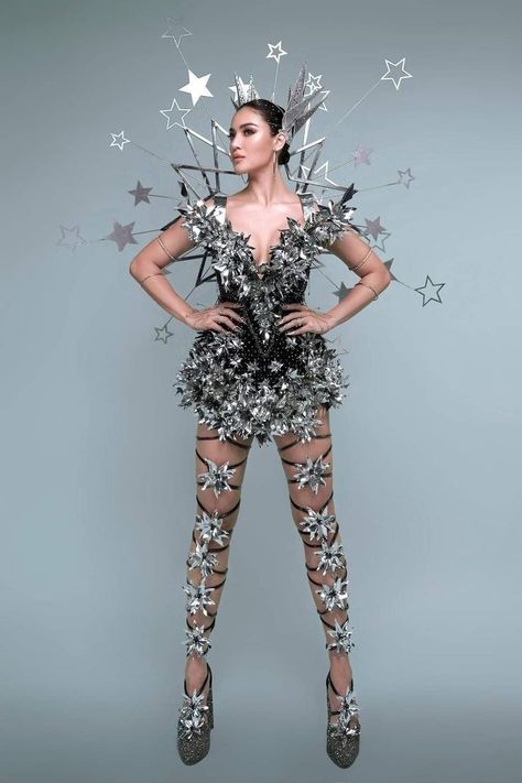 Ms Universe, Trendy Festival Outfits, Miss Universe Philippines, Unconventional Materials, Space Costumes, Tough Woman, Star Costume, Alien Costume, Look Festival