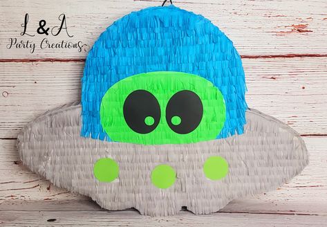 Alien Pinata, Spaceship Pinata, Alien First Birthday Party, Alien Party Decorations Outer Space, Alien Invitation, Alien Party, School Kids Crafts, Diy Pinata, Cute Alien