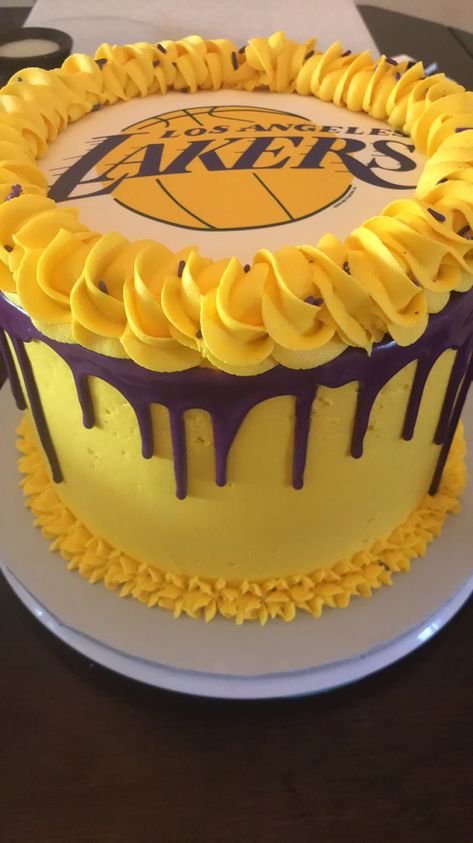 Lebron James Birthday, Basketball Birthday Cake, Birthday Cale, Baking Goods, Basketball Birthday, Lamelo Ball, Cake Cake, Lebron James, Themed Cakes