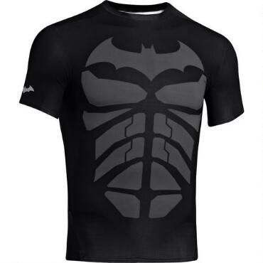 Sports Team Apparel, Black Batman, Compression T Shirt, Black Short Sleeve Shirt, Fitted Tee, Compression Shirt, Mens Clothes, Alter Ego, Under Armour Men