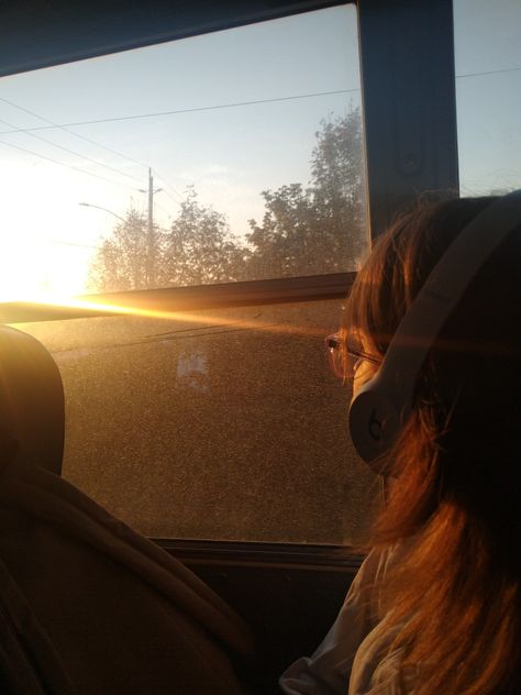 #busride #sunrise #aesthetic #headphones #school #music #lifestyle #morning School Morning Aesthetic, Bus Ride Aesthetic, School Bus Aesthetic, Bus Aesthetic, Aesthetic Headphones, Morning School, Music Lifestyle, Sunrise Aesthetic, Bus Ride