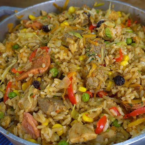 Recetas para toda ocasión - Arroz estilo cubano Bbq Foods, Gallo Pinto, Bbq Recipes, Latin America, Rice Recipes, Mexican Food, Fried Rice, Mexican Food Recipes, Cuba