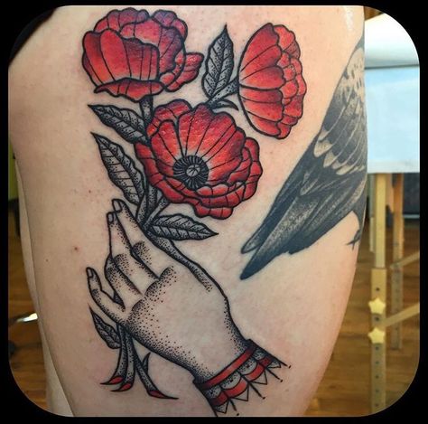 Jennifer Trok tattoo flower hand stipple traditional Poppy Flower Tattoo, Poppy Tattoo, Tattoo Shoulder, Poppies Tattoo, Tattoo Traditional, Awesome Tattoos, Memorial Tattoos, Feather Tattoos, Hip Tattoo