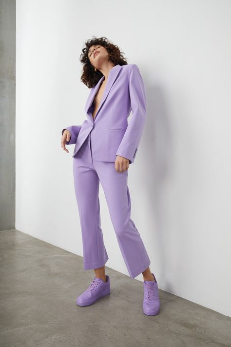 Monochromatic Style, Purple Suit, Monochromatic Outfit, Monochrome Outfit, Tanya Taylor, Purple Outfits, Monochrome Fashion, Purple Necklace, Modieuze Outfits