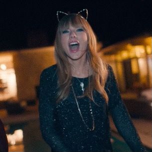 Red Music Video Taylor Swift, Taylor Swift Red Music Videos, 22 Music Video Taylor Swift, Taylor Swift 22 Music Video, 22 Music Video, Taylor Swift Music Videos Outfits, Music Video Wallpaper, Mode Board, 22nd Bday