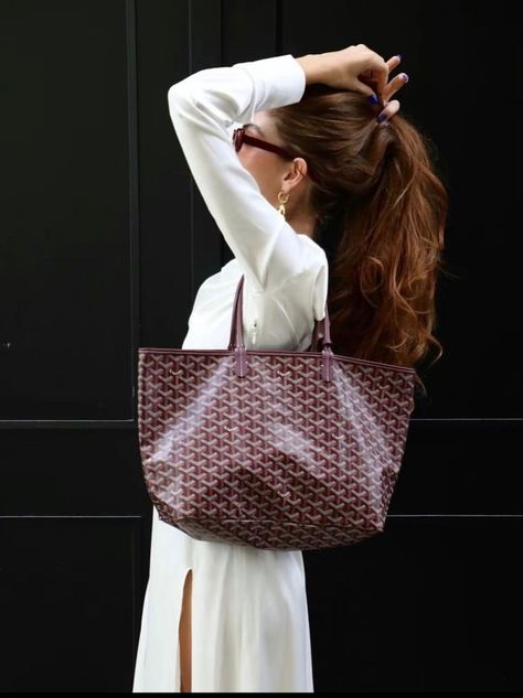 Burgundy Goyard, Goyard Bag Aesthetic, Black Goyard Tote, Goyard Tote Outfit, Goyard Tote Bag, Goyard Tote, Tortoise Shell Glasses, Tote Outfit, Goyard Bag