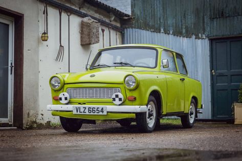 The East German Trabant 601 – "The Worst Car Ever Made" East German Car, Studebaker Avanti, Tiny Cars, Popular Mechanics, Berlin Wall, East Germany, Going Out Of Business, Eastern European, European Cars