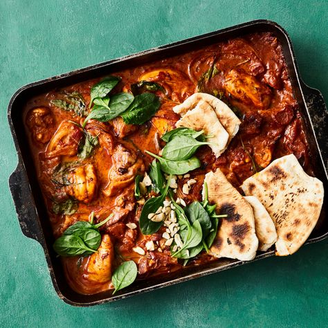 Discover winning weeknight dinner ideas with these easy oven-baked recipes, like chicken traybake, baked mac and cheese and even tray-baked fried rice. Tandoori Chicken Curry, Chicken Tray Bake Recipes, Traybake Dinner, Chicken Traybake, Weeknight Dinner Ideas, Chicken Tray Bake, Oven Baked Recipes, Tray Bake Recipes, Tray Bake