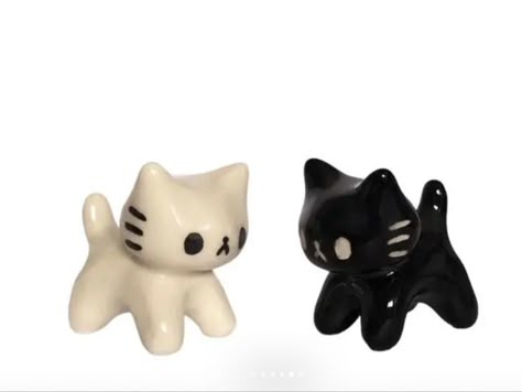 Figurines, White, Black