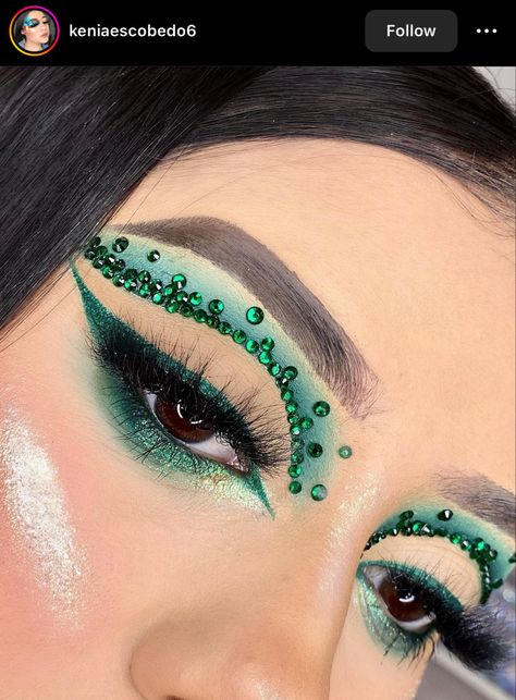 Jaguar Makeup, Edc Makeup, Makeup Verde, Quince Makeup, African Makeup, Green Eyeshadow Look, Gem Makeup, Make Carnaval, Maquillage Yeux Cut Crease