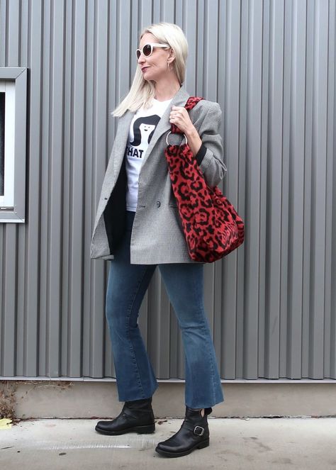 Over 40 Street Style, Oversized Plaid Blazer, Over 40 Style, Style Over 50, Boho Fashion Over 40, 40 Fashion Women, Leopard Tote, Casual Ootd, Blazer Style