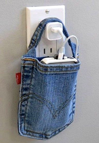 Ready to recycle jeans? Donating them is always an option, but we've come up with five creative reuses you may want to try instead. Jins Biru, Återvinna Jeans, Projek Diy, Artisanats Denim, Jean Diy, Tas Denim, Recyceltes Denim, Kraftangan Prasekolah, Recycled Jeans Bag