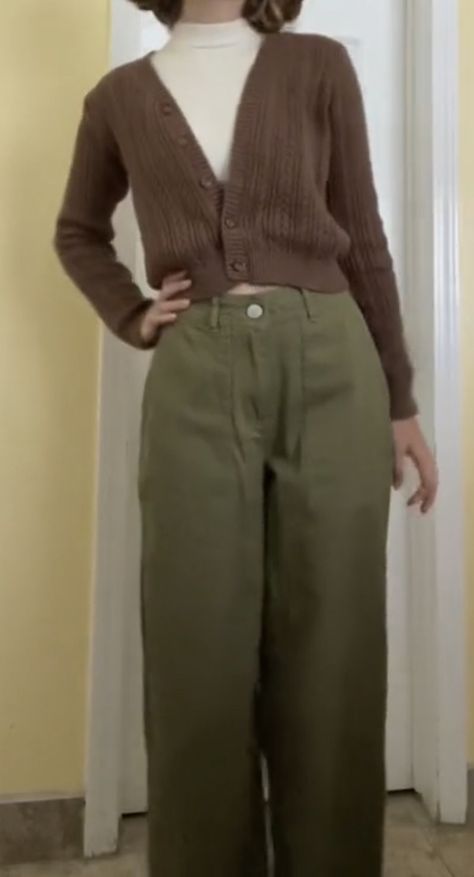 Brown Academia Aesthetic Outfits, Green Trousers Outfit Winter, Sage Green Pants Outfits, Trousers Outfit Winter, Brown Top Outfit, Focused Aesthetic, Green Trousers Outfit, Money Aesthetics, Green Pants Outfit