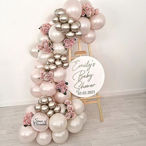 Welcome Sign With Balloons, Welcome Easel, Flower Balloons Diy, Prom Balloons, Baby Shower Balloon Arch, First Communion Decorations, Bridal Shower Balloons, Floral Balloons, Pink Birthday Party