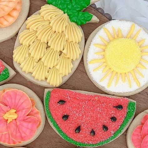 By Gianna Bakery on Instagram: "Summer vibes for these adorable buttercream sugar cookies 🌸🍉🍍☀️ • • • #tropicalcookies #summervibes #tropcialvibes  #buttercreamcookie #frostedcookies #decoratedcookies #cookiesofinstagram #summer #buttercreamcookies #sugarcookies #sugarcookiesofinstagram #sugarcookiedecorating #buttercreamcookies #cookiedecorating #cookiedecorator #sugarcookieart #sugarcookie #cookieart #nashvillebakery #nashvillefoodandwine #nashvillecookies #nashvilleeats #nashvilleparent #nashvilletennessee #nashvillefood #nashvillebusiness #giannaskitchen #bygiannabakery" Pineapple Buttercream, Buttercream Sugar Cookies, Buttercream Cookies, Cookie Techniques, Nashville Food, Sugar Bears, Cookie Cakes, Fancy Cookies, Cookie Frosting