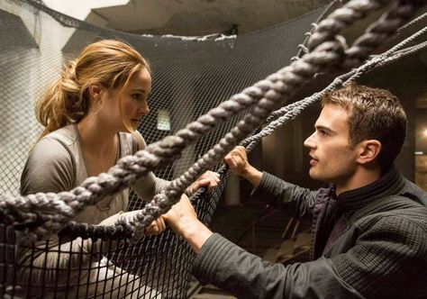 Divergent movie still Thoe James, Divergent 2014, Tris And Tobias, Divergent Movie, Tris And Four, Divergent Fandom, Tobias Eaton, Divergent Trilogy, Divergent Insurgent Allegiant