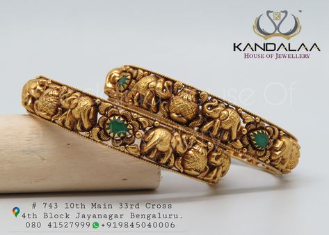 Gold Temple Jewellery Bangles, Antique Bangles Indian Gold, Simple Gold Bangle, Pretty Gold Necklaces, 22k Gold Bangles, Wedding Jewelry Sets Bridal Jewellery, Gold Jewels Design, Antique Necklaces Design, Gold Jewelry Outfits