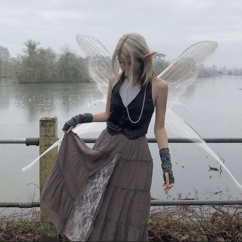 icon fairy aesthetic Fairy Aesthetic Outfit, Fem Clothes, Fairy Grunge Outfit, Fairycore Outfit, Fairy Kingdom, Moda Grunge, Fairy Grunge Aesthetic, Fairy Outfit, Estilo Hippy