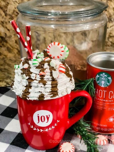 Peppermint Hot Chocolate Mix, Peppermint Hot Chocolate Recipe, Mug Toppers, Make Your Own Mug, Starbucks Hot Chocolate, Starbucks Holiday Drinks, Faux Whipped Cream, Cocoa Drink, Peppermint Hot Cocoa