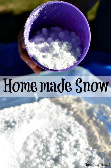 Homemade Snow, Winter Crafts For Toddlers, Toddler Sensory Bins, Green Crafts For Kids, Crafts For Toddlers, How To Make Snow, Preschool Science, Warm Blanket, Cabin Fever