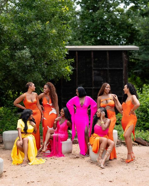 Something good is coming this Summer!! And we can’t wait to share it with you all!! Stay tuned 🙌🏽🙌🏽🙌🏽 because the GIRLS ARE BRINGING THE GIRLS OUTSIDE!! And baby it’s going to be a MOVIE 🍿 ANY GUESSES WHATS COMING? Special Shoutout to our photographer @colordujourphotography Holiday Group Photo Ideas, Friends Photoshoot Black Women, Big Group Poses, Color Coordinated Outfits Friends, Group Photoshoot Ideas, Trip Photoshoot, Friend Adventures, Miami Birthday, Curacao Vacation