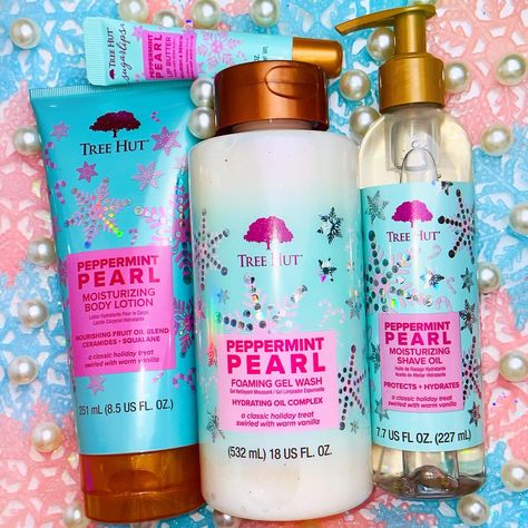 ❄️ Tree Hut, 🍬 Peppermint Pearl! ❄️ 🍬If you are a fan of Tree Hut's Candy Cane Fragrance, I think you'll love this one, as well! It's just like Candy Cane, but with more vanilla! I would love to see a fragrance mist is this one, as well! As I mentioned previously, I love Tree Hut's shave oils & lip butters. I also enjoy the foaming gel washes, but I'm sure how I feel about the lotion. ❄️Overall, such pretty festive packaging! I love all the attention to detail; the foaming gel was has pin... Tree Hut Christmas Set, Peppermint Pearl Tree Hut, Tree Hut Peppermint, Tree Hut Peppermint Pearl, Tree Hut Lip Butter, Tree Hut Christmas, Christmas Tree Hut, Stoking Stuffers, Festive Packaging