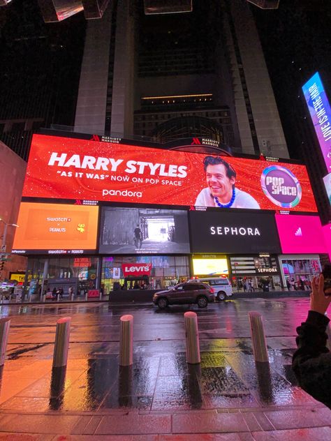 Billboard Times Square, Harry Styles Billboard, Nyc Billboard, Harry Styles As It Was, Times Square Ny, Harry Core, Ap Art, As It Was, Dream Board