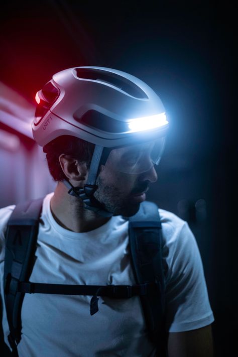 AURA smart helmet, cycling system with integrated lights. Stylish Helmet Bike, Smart Helmet, Bicycle Helmet Design, Bike Reflector, Led Motorcycle Helmet, Cool Bike Helmets, Biker Helmets, Bicycle Headlight, Scooter Helmet