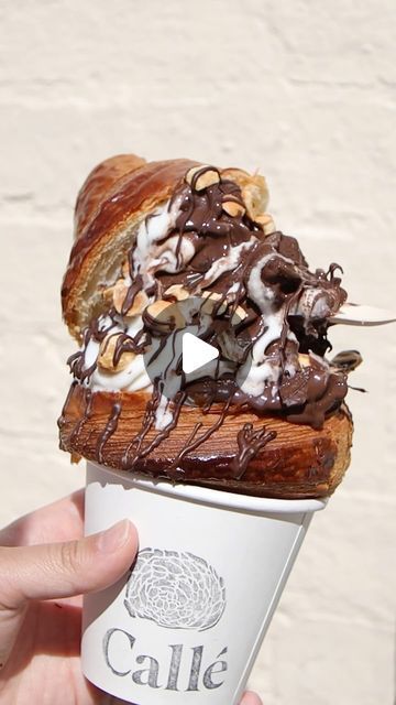 Croissant Ice Cream Cone, Croissant Ice Cream Sandwich, Croissant Dessert Recipes, Dessert Croissant Recipe, Croissant Shop, Croissant Ice Cream, Brunch Croissant, Dessert Cones, Croissant Bakery