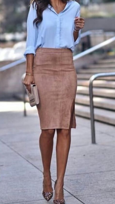 Camel Skirts, Black And White Outfit, Mode Casual, Professional Attire, A Skirt, Plaid Fashion, Looks Chic, 가을 패션, Business Attire