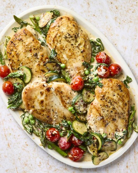 A serving platter filled with chicken primavera showing nicely browned chicken breasts and cooked vegetables in a creamy sauce. Chicken Primavera, Primavera Recipe, Low Carb Pork, Spring Veggies, Chicken Stroganoff, Chicken And Veggies, Chicken Recipies, Dish Ideas, One Pan Dinner