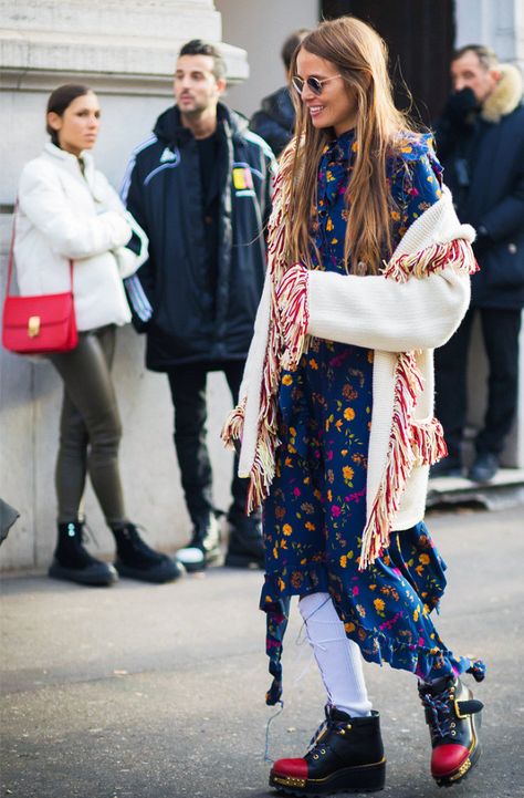 Carlotta Oddi, Printemps Street Style, Long Cardigan Outfit, Dresses Australia, Street Style 2017, Mens Fashion Week, Street Style Trends, Spring Street Style, Street Style Inspiration