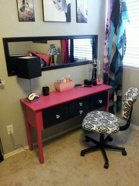 Diy Vanity Mirror, Pink Dresser, Diy Makeup Vanity, Diy Vanity, Vanity Ideas, Makeup Table, Makeup Room, Diy Makeup, Beauty Room