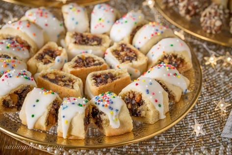 Italian Christmas Cookie Recipes, Italian Fig Cookies, Fig Cookies, Italian Christmas Cookies, Italian Cookie Recipes, Sweet Fruit, Italian Christmas, Filled Cookies, Crinkle Cookies