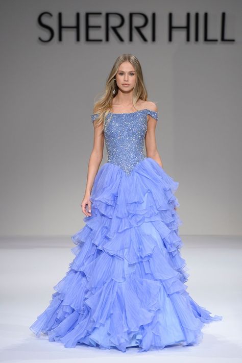 44570 - Sherri Hill - NYFW FW2018 | Video at: www.sherrihill.com/gallery/?pid=44570&fdid=nyfw-fall-2018 | Some images at: ios.sherrihill.com/fashion-week/new-york-fashion-week-february-2018#tab-0 Couture Dresses Gowns, Dress Shops, Fashion Gowns, Sherri Hill, Pageant Dresses, Fancy Outfits, Couture Collection, Couture Dresses, Buy Dress