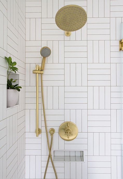 Sarah Sherman Samuel -- plants in the shower Subway Tile Shower Ideas, White Subway Tile Shower, Subway Tile Showers, Sarah Sherman, Neutral Bathroom, Sarah Sherman Samuel, Contemporary Shower, White Subway Tile, Tile Shower Ideas