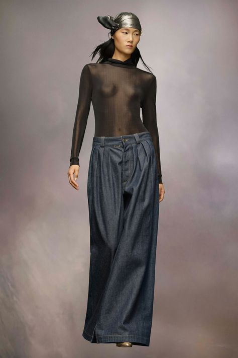 Pleated Trousers For Women | Maison Margiela Oversized Trousers Outfits, Esg Poster, Margiela 90s, Y2k Outfits Men, Hakama Pants, Trousers For Women, Denim Belt, Baggy Trousers, Pleated Trousers