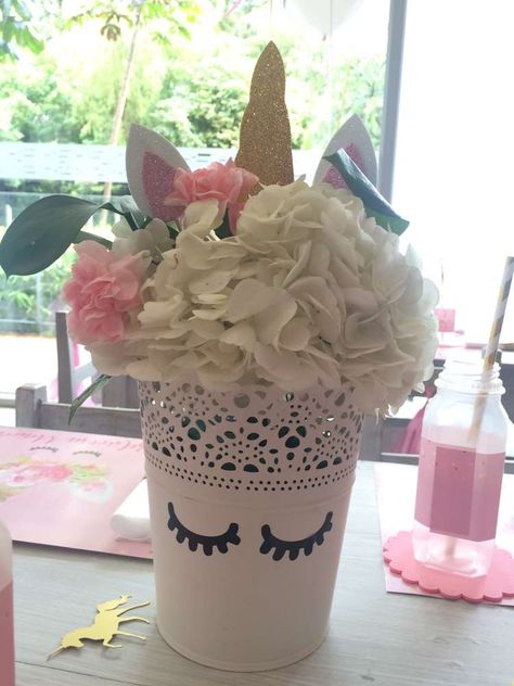 Unicorn Magical Party | CatchMyParty.com Unicorn Birthday Party Ideas, Birthday Centerpiece, Unicorn Themed Birthday Party, Unicorn Birthday Party, Unicorn Baby Shower, Unicorn Theme, Centerpiece Ideas, 6th Birthday Parties, Themed Birthday Party