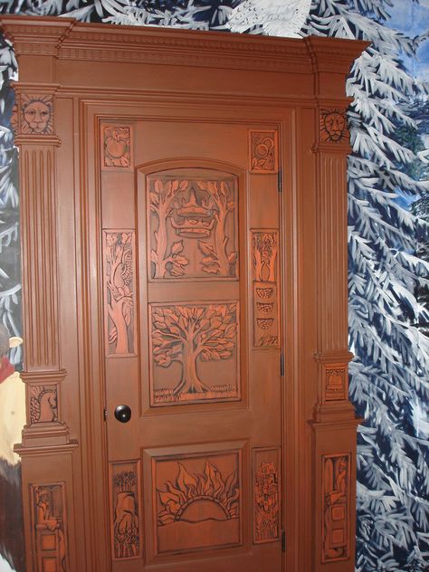 https://flic.kr/p/iBtyv | Narnia Door | Homearama 2006 at Beech Spring Farm, in Louisville, KY (7-26-06) Narnia Bedroom Ideas, Narnia Playroom, Narnia Bedroom, Narnia Classroom, Narnia Door, Narnia Room, Narnia Christmas, Narnia Birthday, Narnia Closet