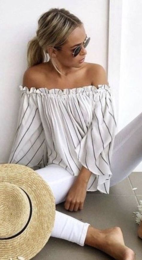 Mode Tips, Western Outfit, Formal Outfits, Fashion Life, Popular Outfits, Clothing Inspiration, Pretty Style, Off The Shoulder Top, Fashion Mode