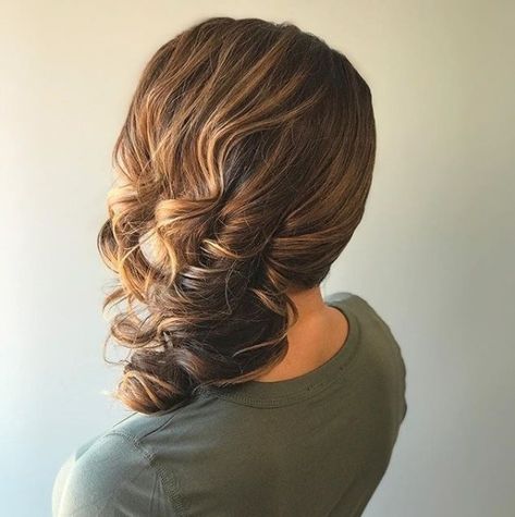 Pineapple Hairstyle, French Braid Updo, Wedding Hair Side, Wedding Hairstyles For Medium Hair, Side Swept Curls, Side Swept Hairstyles, Mother Of The Bride Hair, Bridal Hair Updo, Hair Color Purple