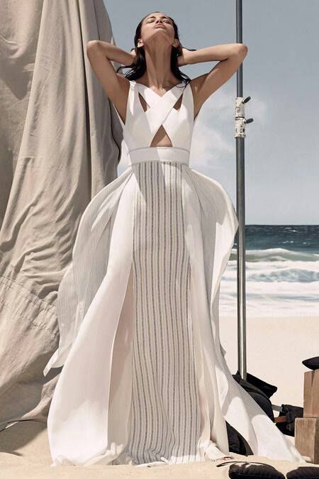 #dresses Max Azria Dress, Alexander Wang Dress, Bcbg Max Azria, Max Azria, Mode Inspo, 2015 Fashion, Cutout Dress, Fashion Mode, Elie Saab