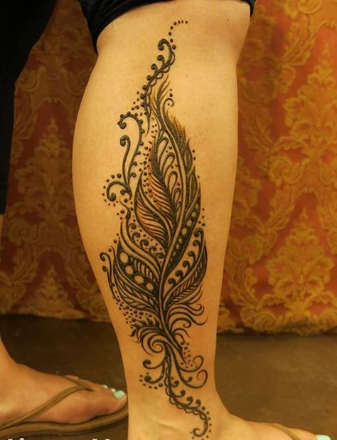 Beautiful collection of different type of feather henna designs that will look really chic not only on hands but also on arms and back. Henna Feather, Henna Leg Tattoo, Feet Henna, Tattoo Ankle, Leg Henna, Organic Henna, Foot Henna, Henna Ideas, Henna Body Art